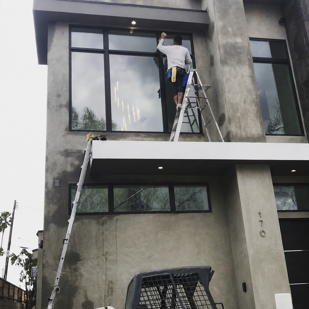 Exterior window cleaning on a modern Los Angeles construction project